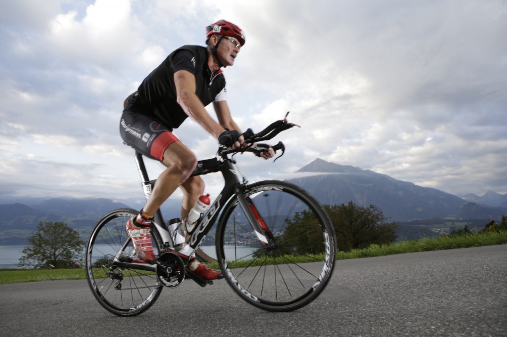 Jürgen vor der wunderschönen Kulisse des Inferno Triathlon